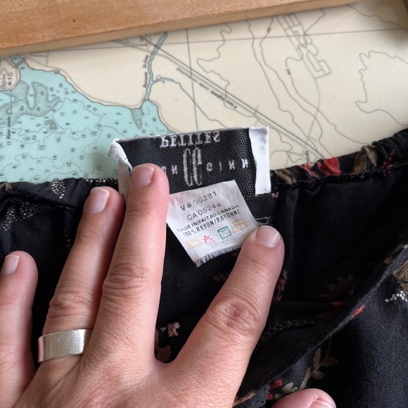 Vintage 90s Dark Floral Cotton Ginny Skirt - Picture 5 of 5